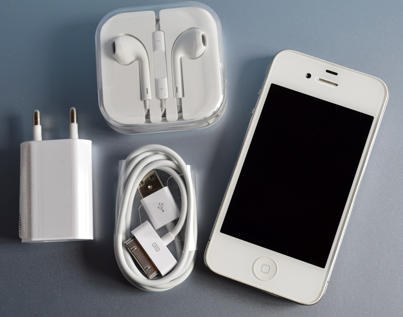 Telefoane si accesorii comercializate